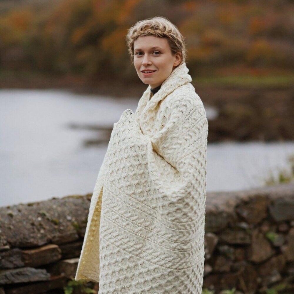 NEW Aran Woollen Mills Cable Knit 100% Wool Blanket Throw (Soft Comfy) 60" X 36"